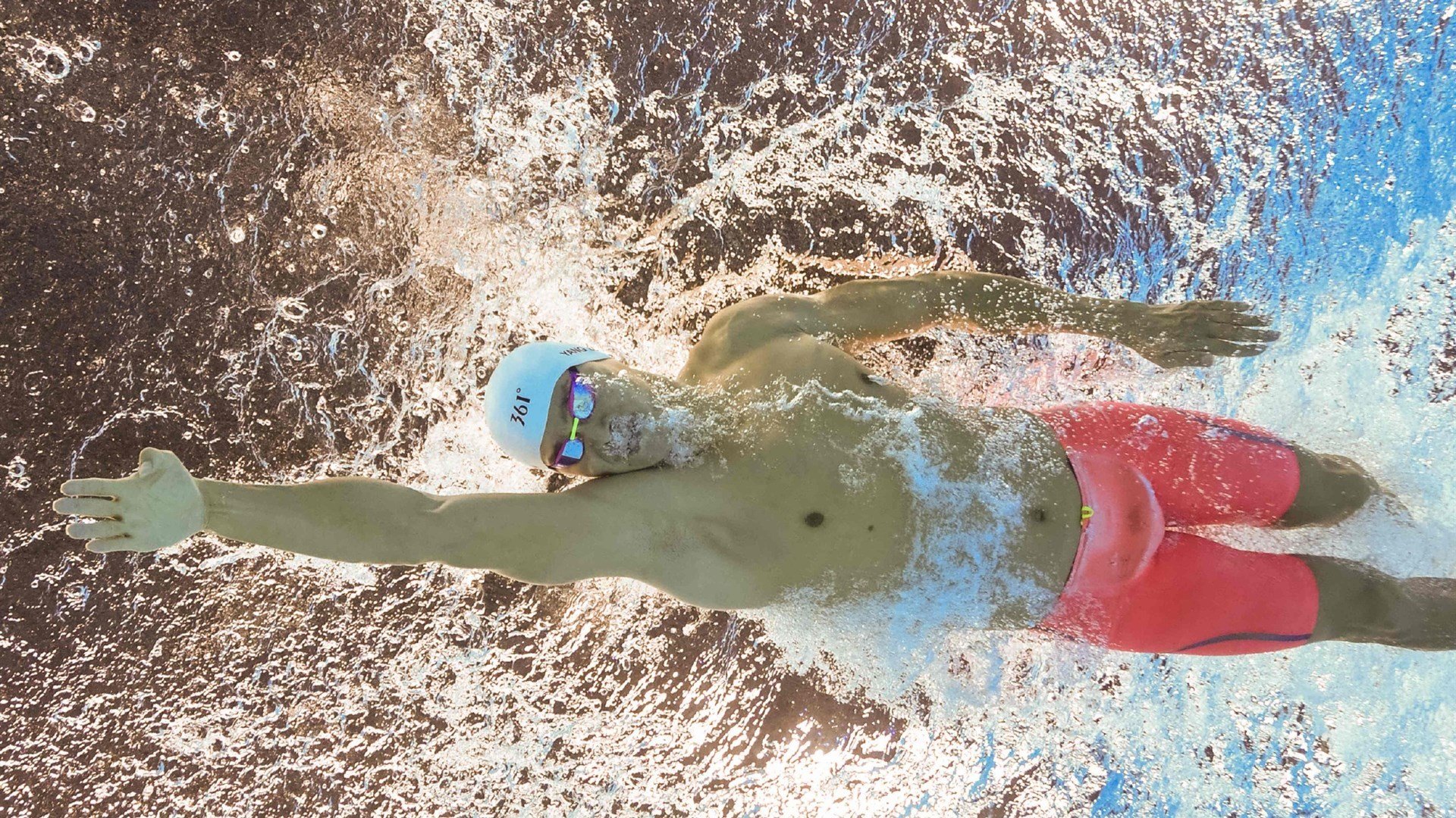 西甲球队通过视觉刺激频率训练优化防守决策反应时间