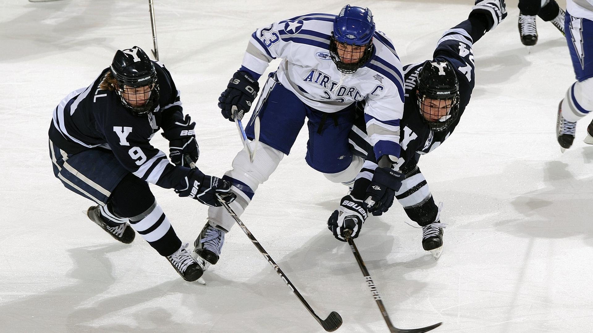 JIU YOU GAME-国家队配合模式为何过度依赖个人能力，国家队磨合